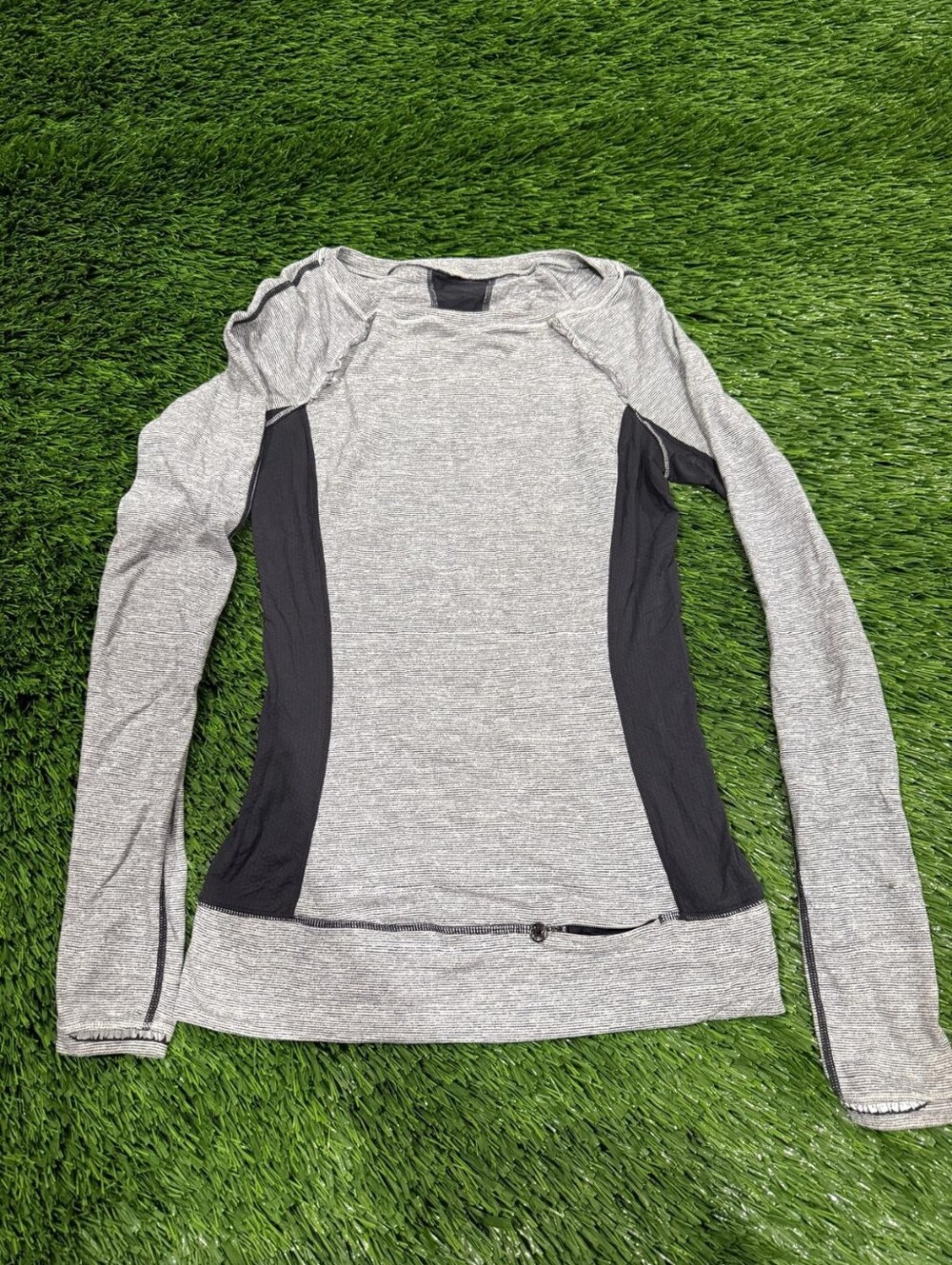 LULULEMON Full Tilt Long Sleeve Sweat Shirt Top RUN Gray White Blk Stripe